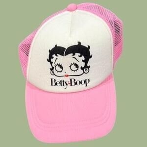 Betty boop trucker cap never